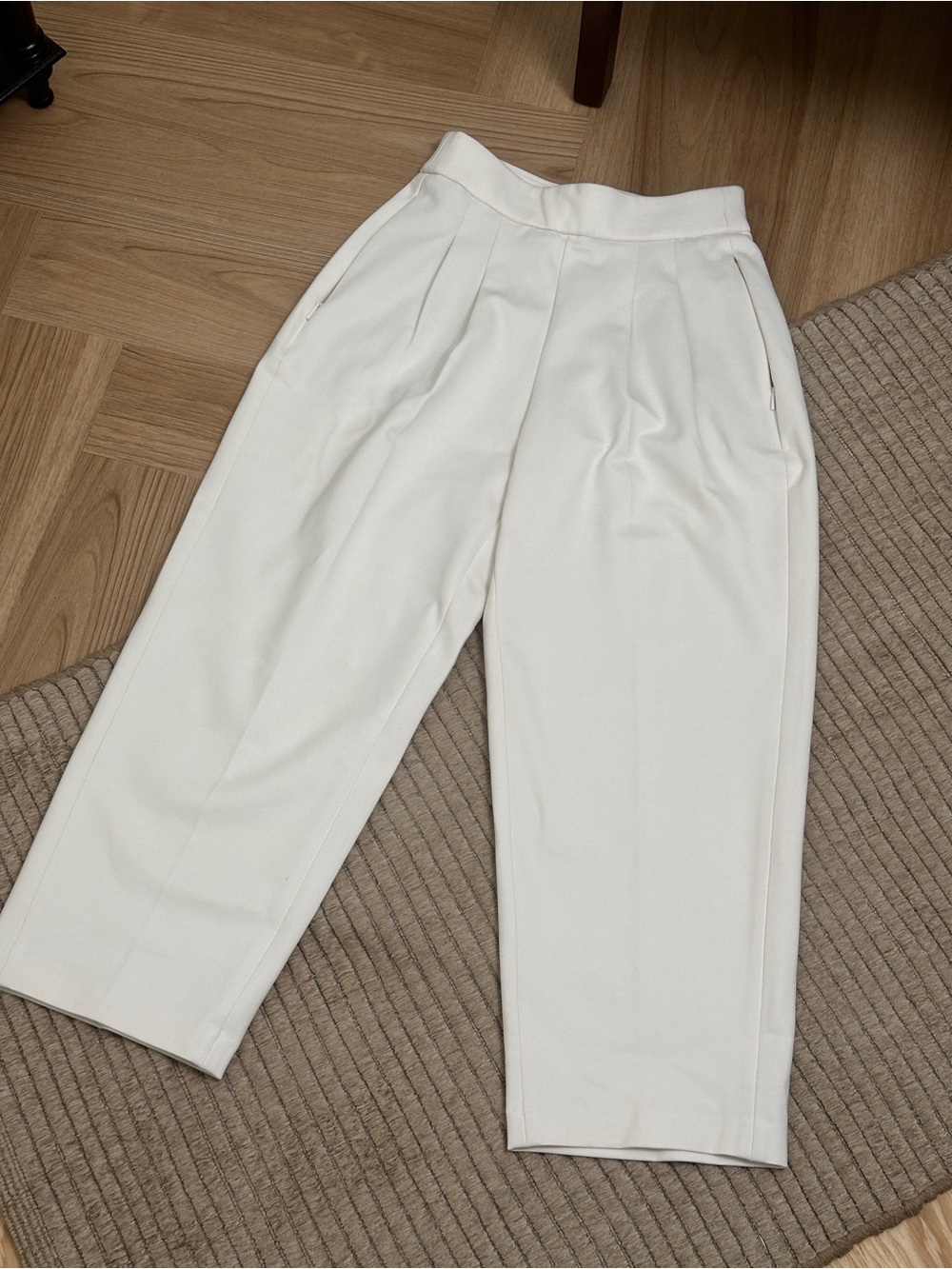 SPANX Ponte Pleated Barrel Leg Trouser in ivory